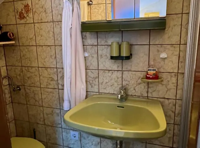 Gaestehaus Dullnig منزل للإقامة *